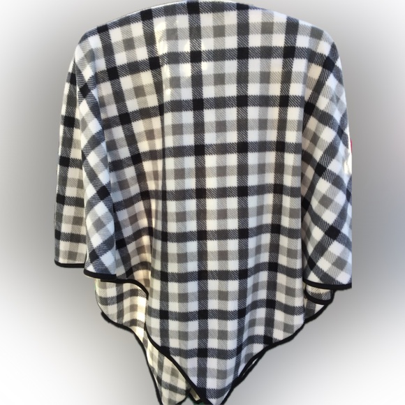 🆕WOT Metropolitan black & white plaid houndstooth cape shawl poncho OS fleece - Picture 4 of 4